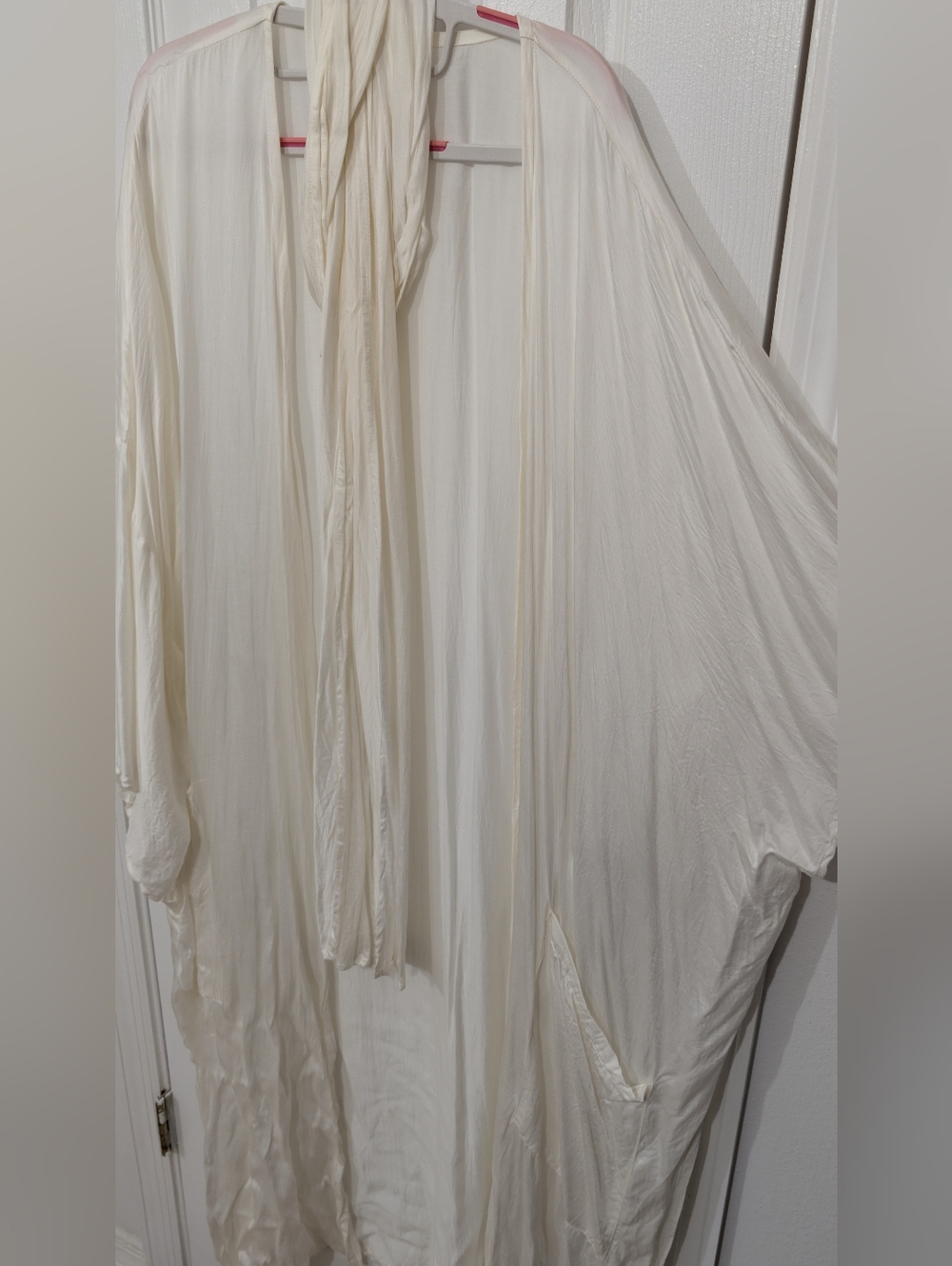 Kantha Bae White Silk Robe (Baby Soft) Stardust Line - Picture 4 of 4